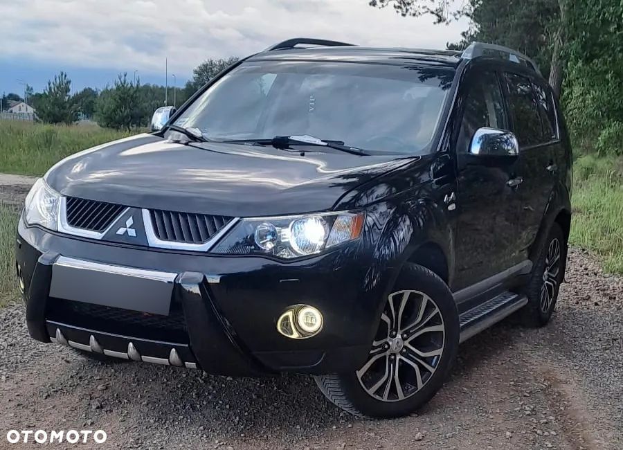 Mitsubishi Outlander 2.0 DID Intense + SE - 1