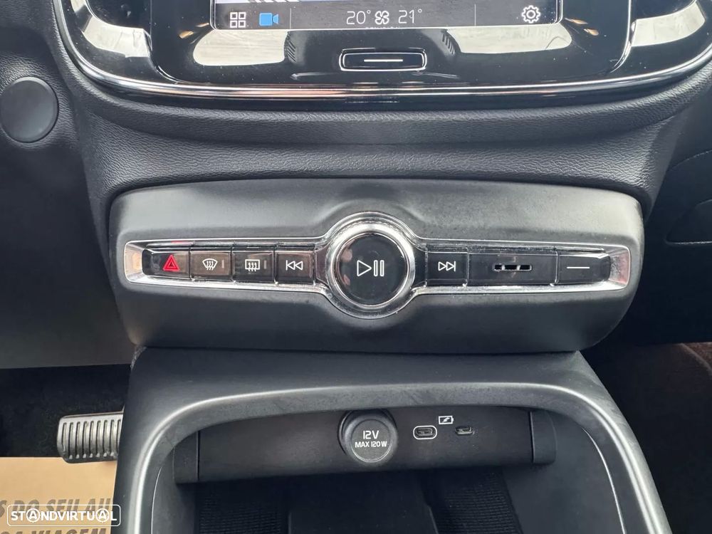 Volvo XC 40 Recharge Core - 31