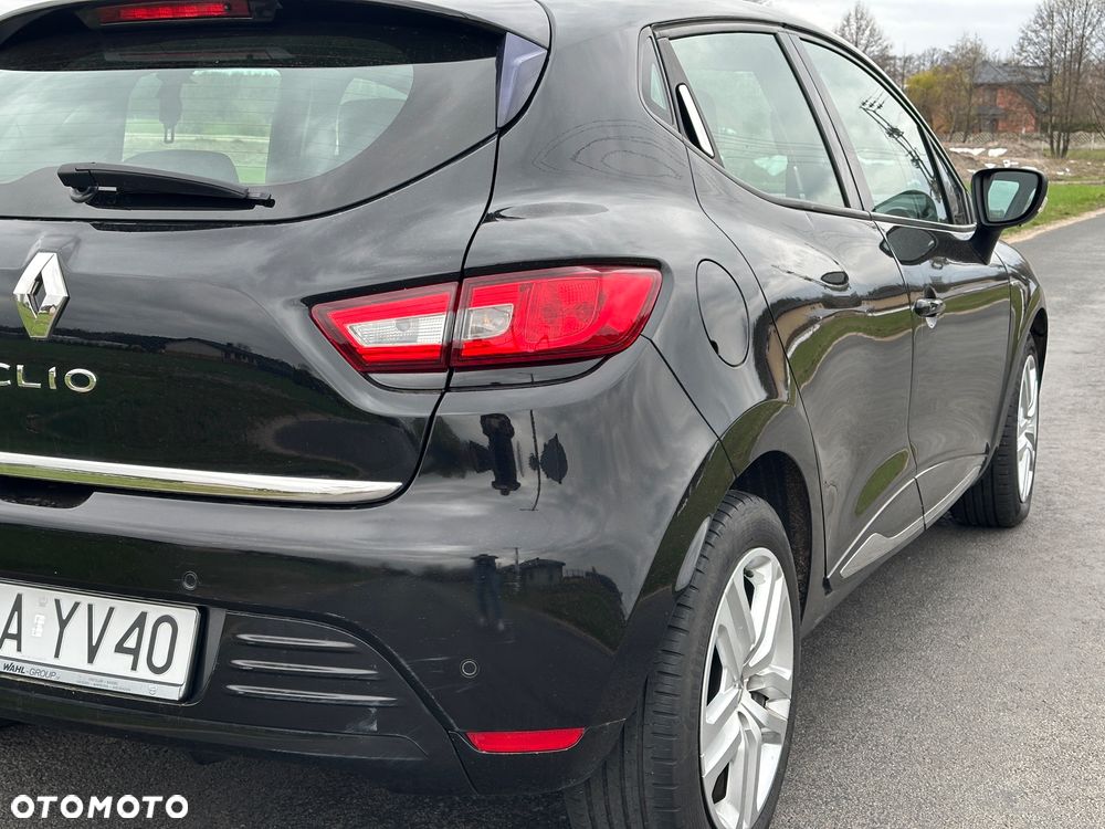 Renault Clio 1.2 16V 75 LIMITED - 13