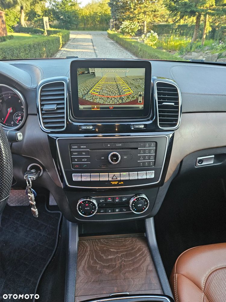 Mercedes-Benz GLE - 10