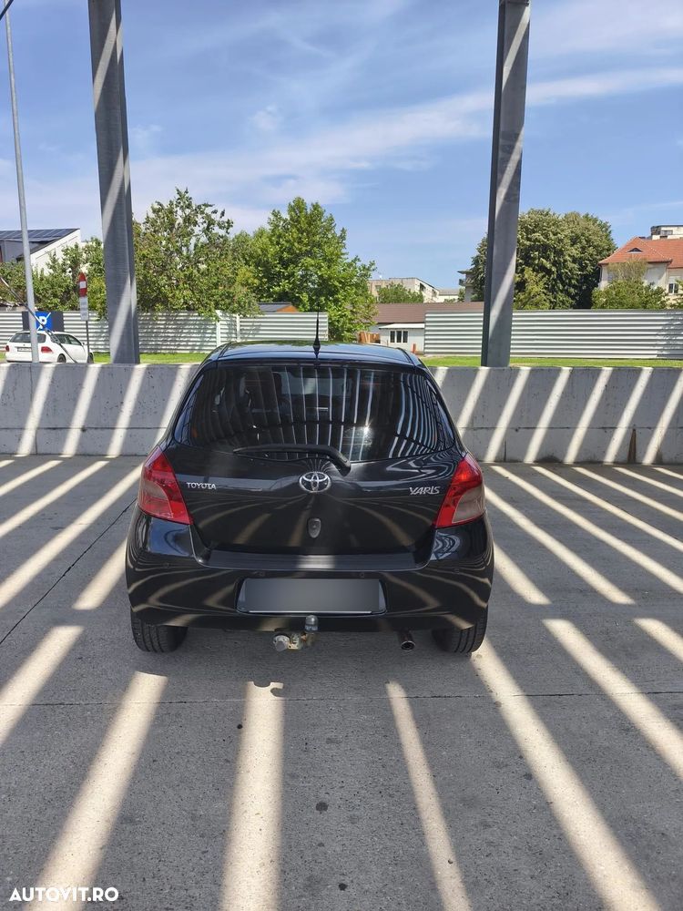 Toyota Yaris 1.3 Aut Sol - 8