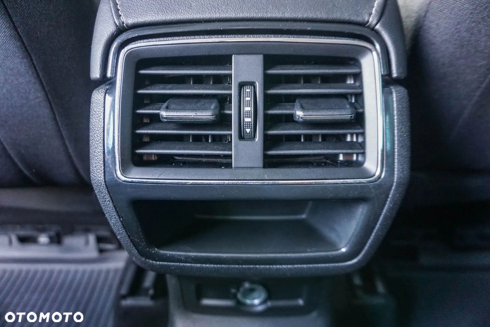 Skoda Karoq 1.5 TSI ACT 4x2 Ambition DSG - 32