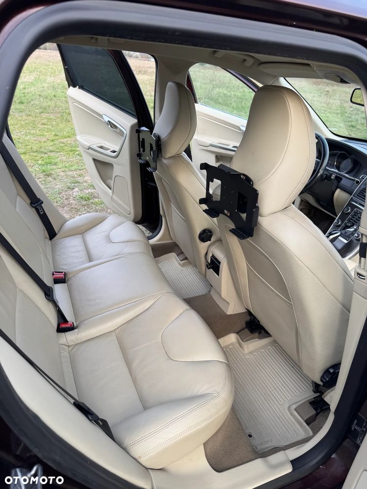 Volvo XC 60 2.4D AWD Summum - 16