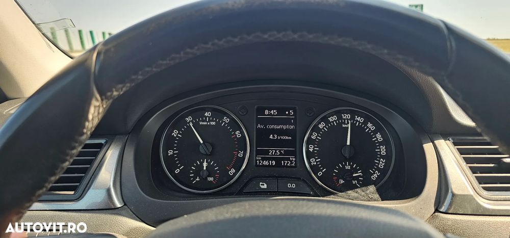 Skoda RAPID 1.2 TSI Ambition - 8