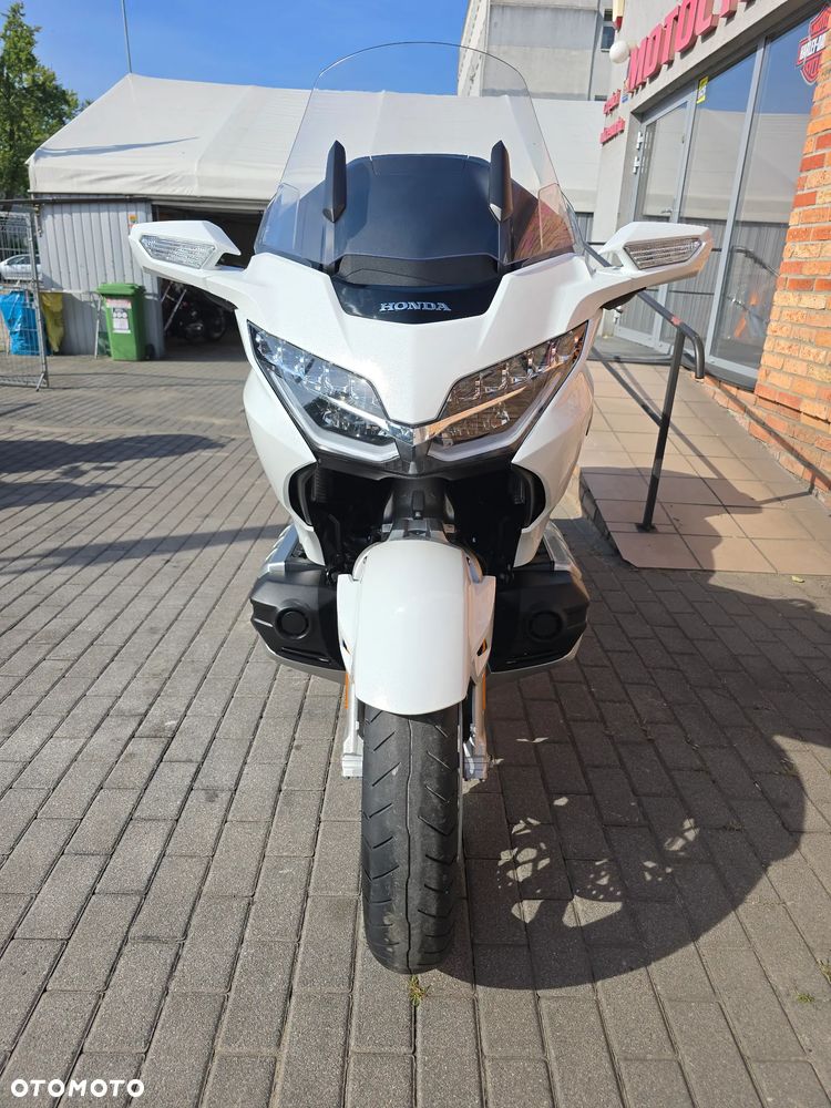 Honda GL - 24