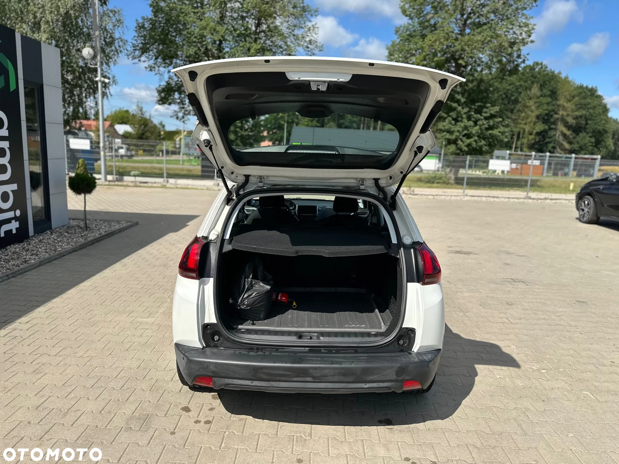 Peugeot 2008 - 10