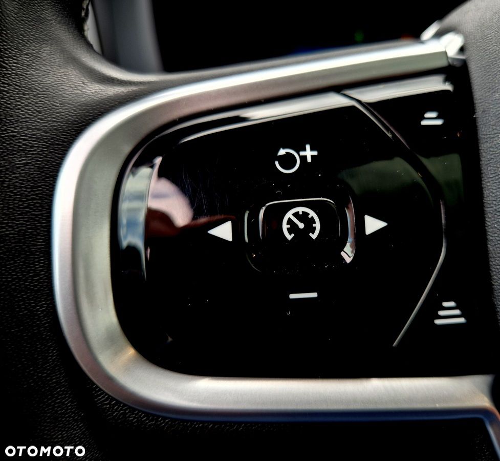 Volvo XC 60 T6 Plug-In Hybrid AWD Plus Dark - 26