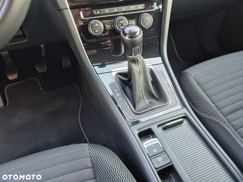 Volkswagen Golf 1.2 TSI BlueMotion Technology Cup - 31