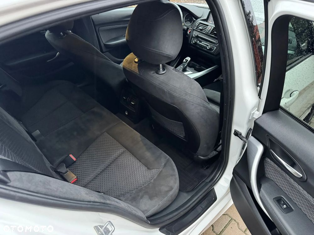 BMW Seria 1 125i Advantage sport - 14