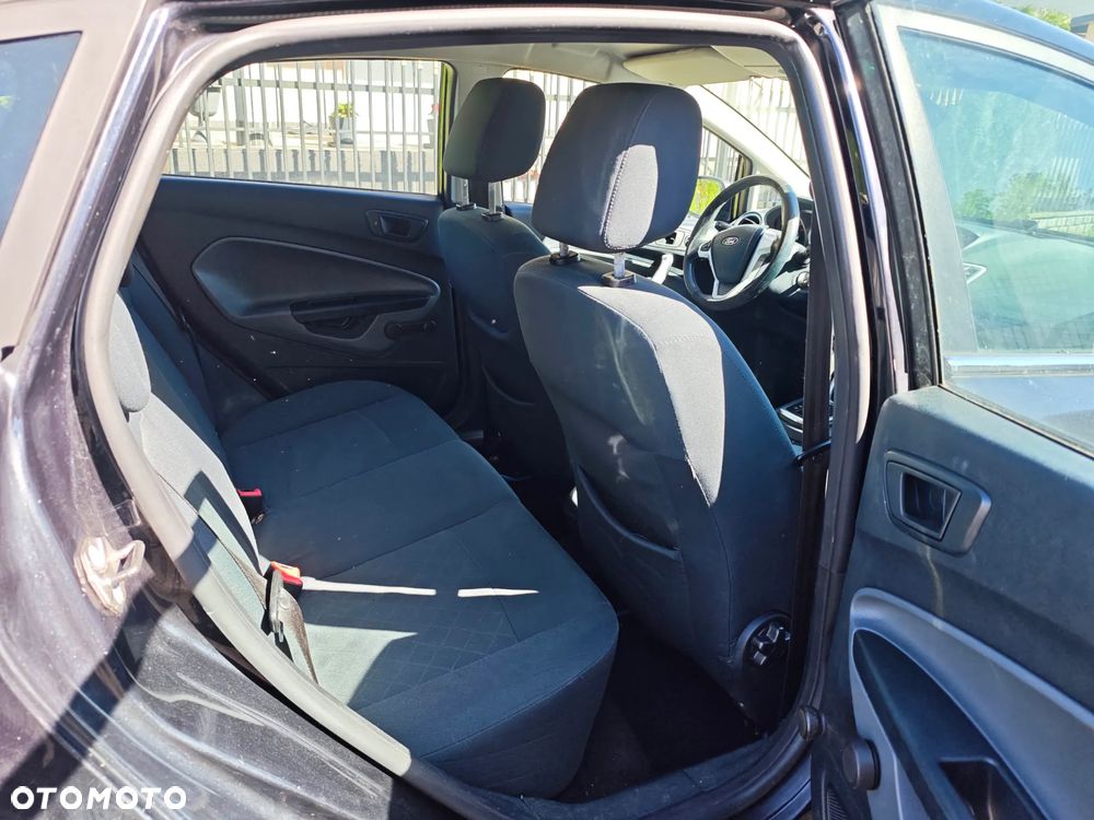 Ford Fiesta 1.4 Autom Ghia - 8