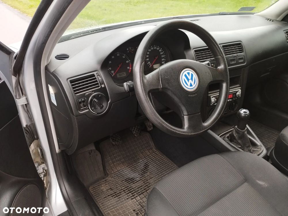 Volkswagen Bora 1.6 - 18
