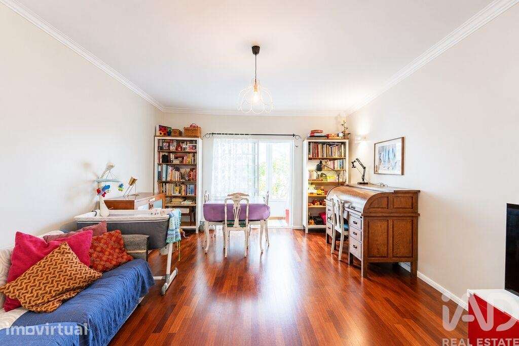 Moradia isolada T4 em São Domingos de Rana de 202 m2 - Grande imagem: 3/28