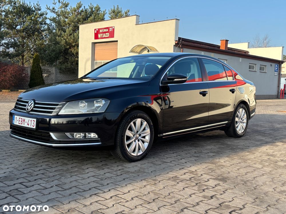 Volkswagen Passat - 1