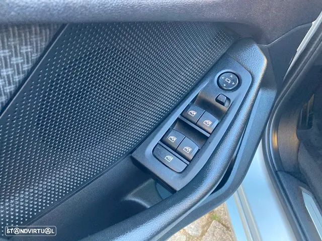 BMW 118 d Advantage Auto - 30