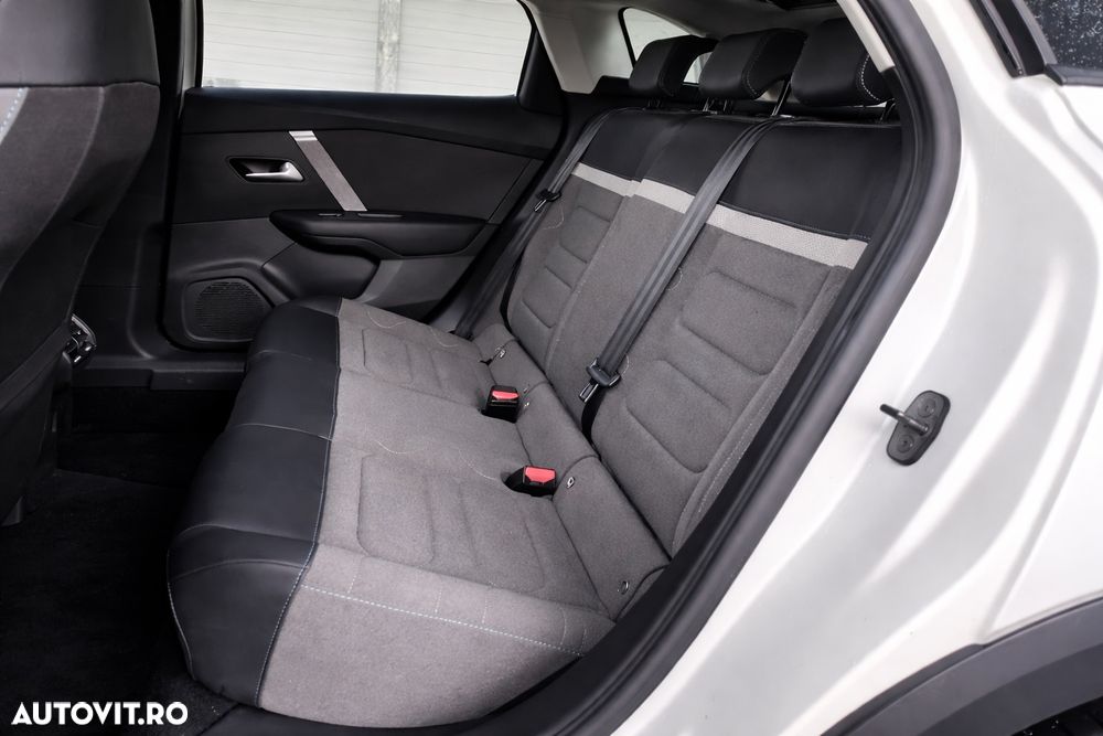 Citroën C4 BlueHDi 130 Stop&Start EAT8 FEEL PACK - 6