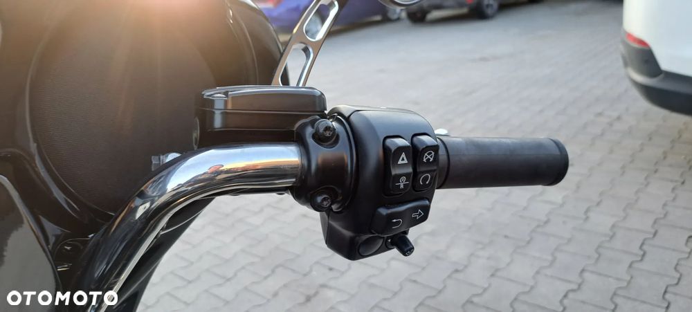 Harley-Davidson Tri Glide - 12