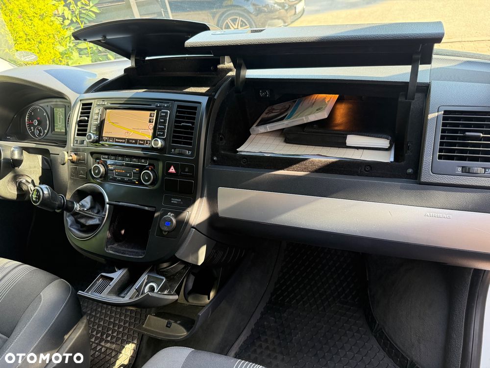 Volkswagen Multivan - 28