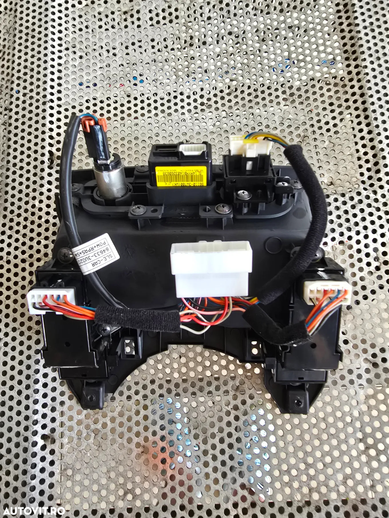 Modul Auxiliar Butoane Incalzire Scaune Kia Sportage 3 An 2010-2015 Motor D4HA - 5