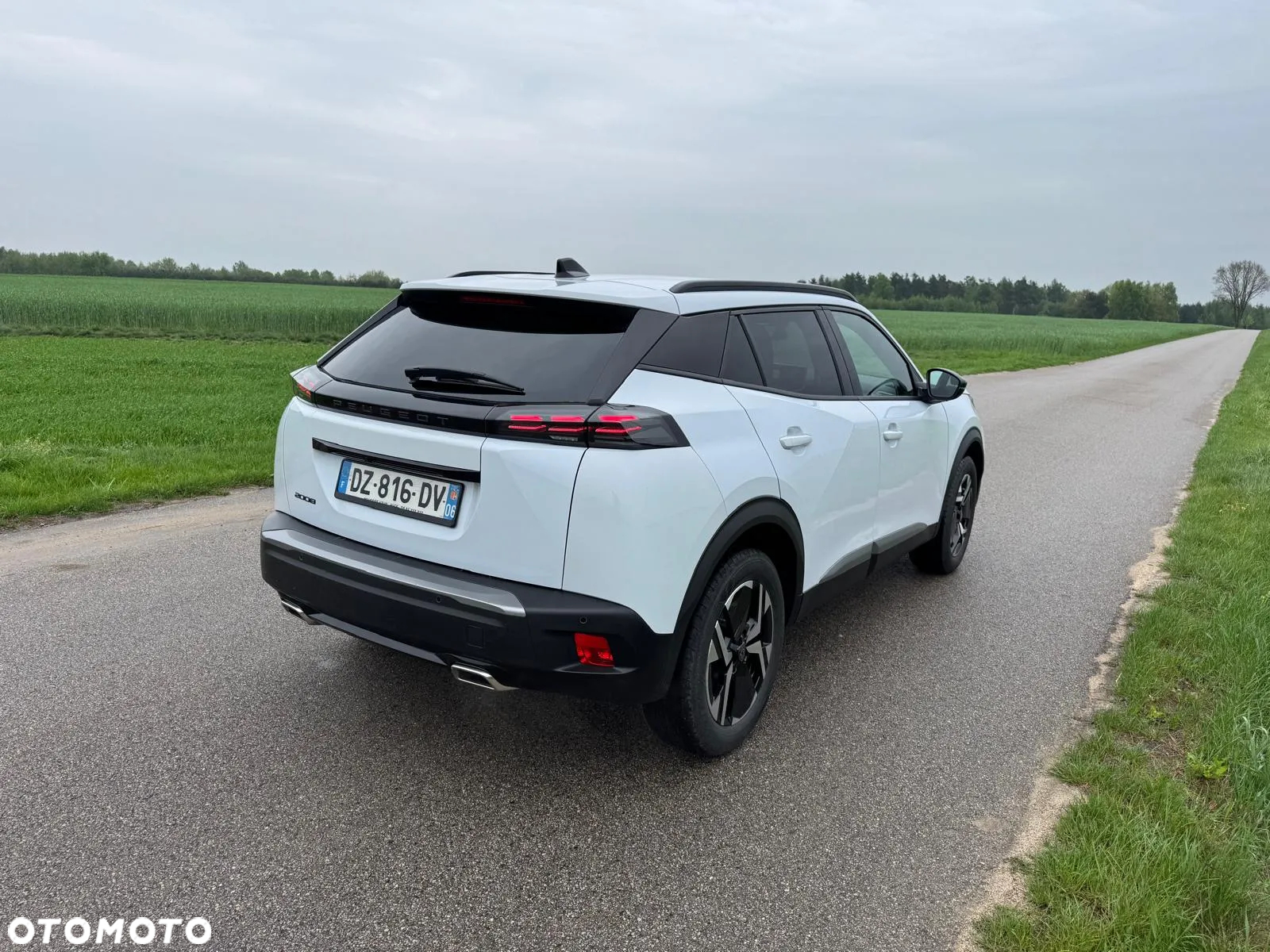 Peugeot 2008 1.2 PureTech Active S&S EAT8 - 7