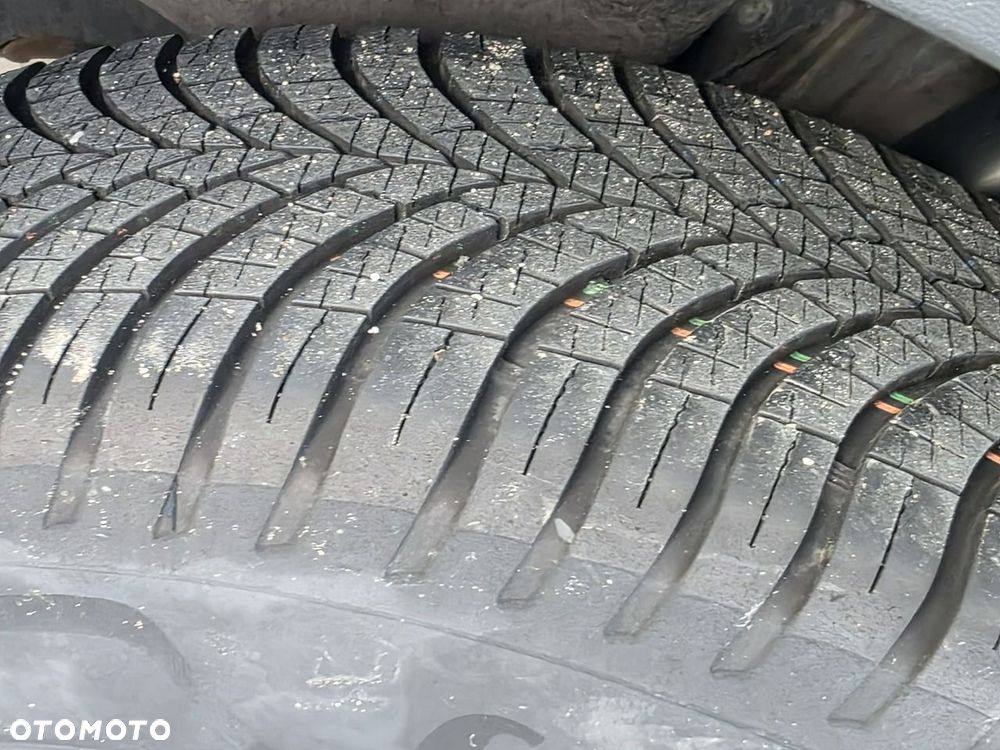 Volkswagen Tiguan - 34