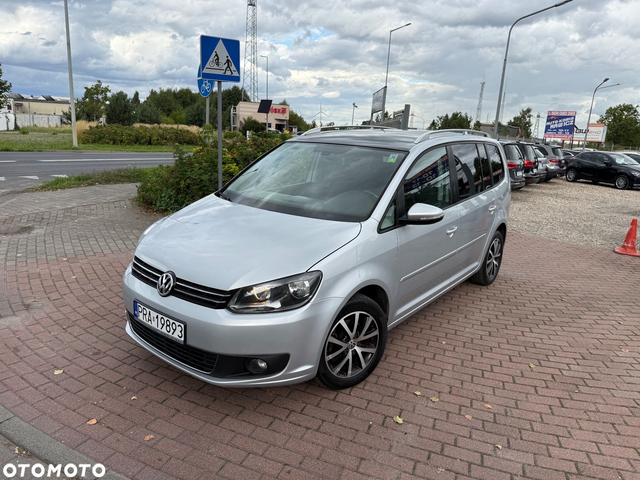 Volkswagen Touran 1.6 TDI DPF BlueMotion Technology Trendline - 1