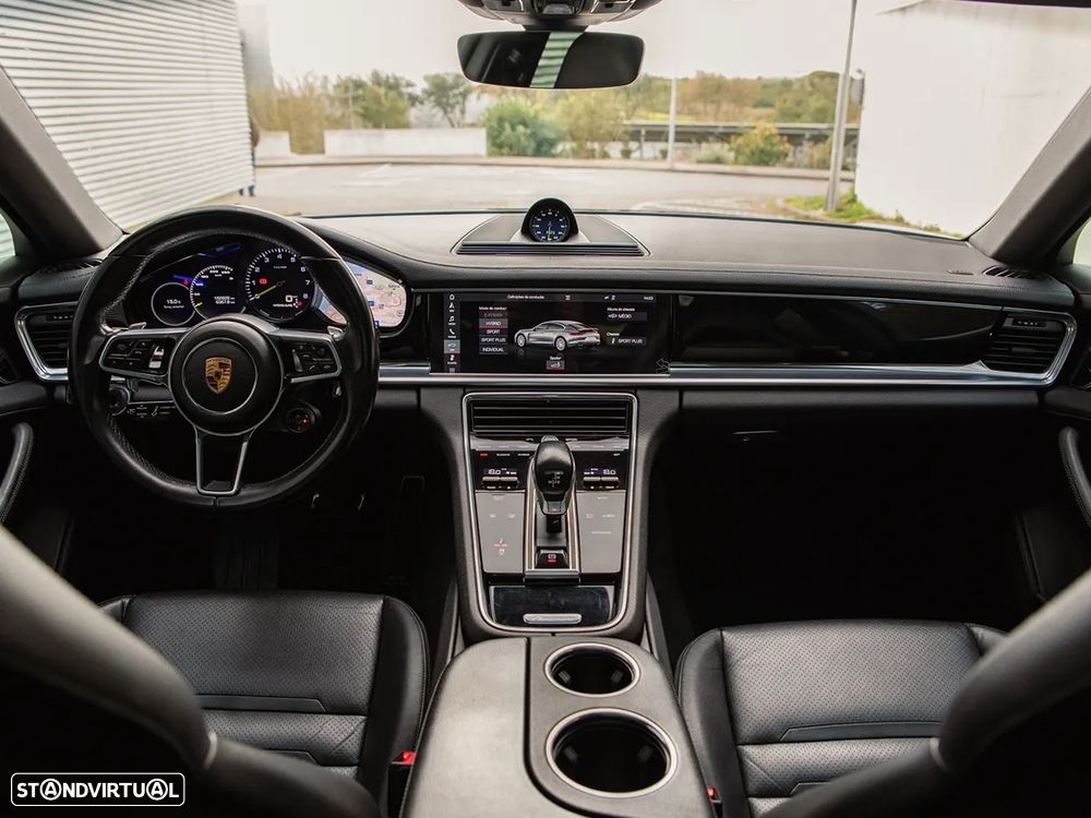 Porsche Panamera 4 E-Hybrid - 18