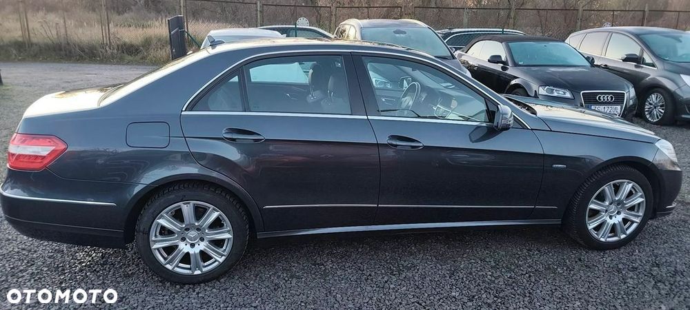 Mercedes-Benz Klasa E 200 BlueEFFICIENCY 7G-TRONIC Elegance - 8