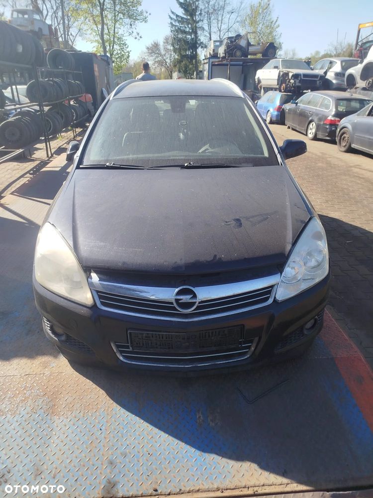 Opel Astra H na części.