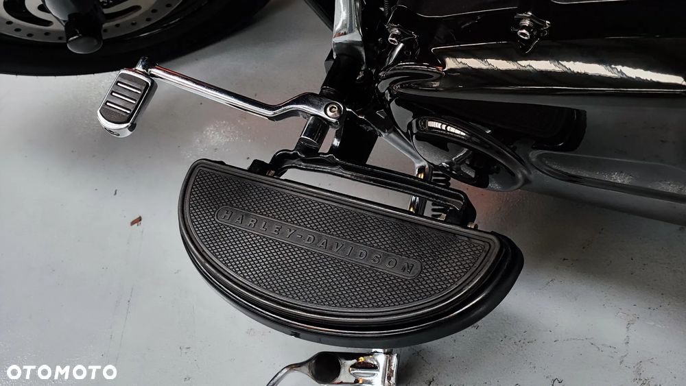 Harley-Davidson Softail Slim - 24