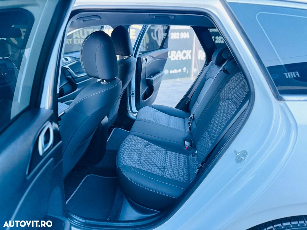 Kia Ceed 1.6 CRDi 136 ISG Dream Team Edition - 6