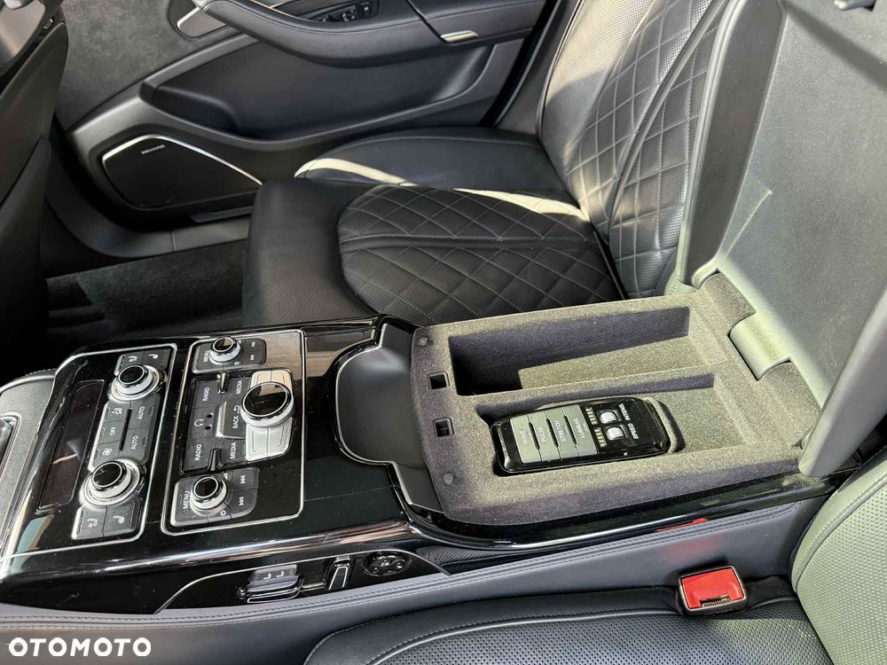 Audi A8 3.0 TDI clean diesel L Quattro - 29