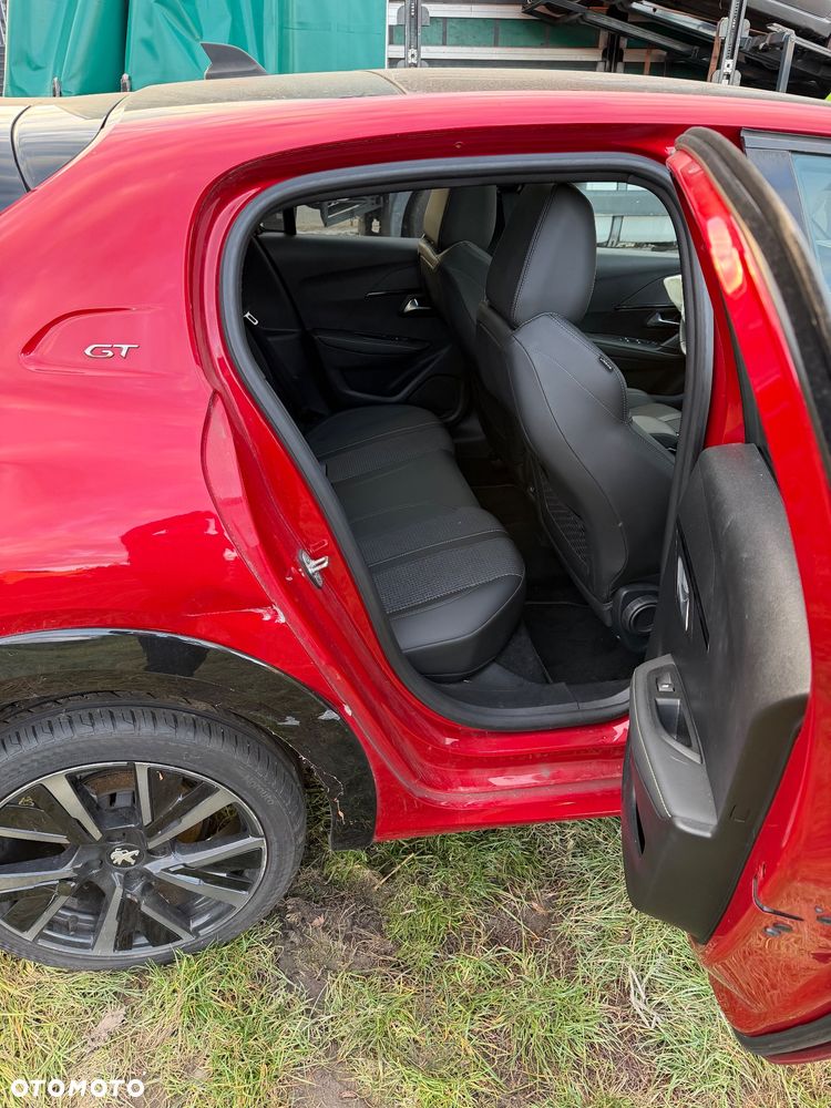 Peugeot 208 - 13