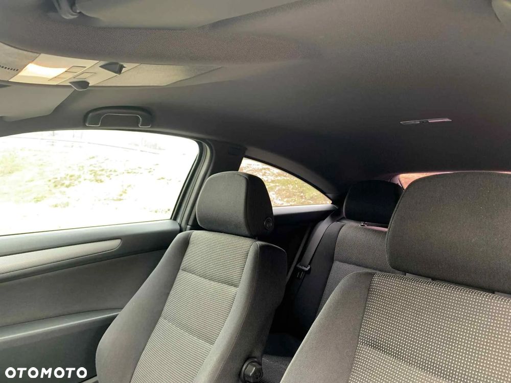 Opel Astra GTC 2.0 Turbo Cosmo - 13