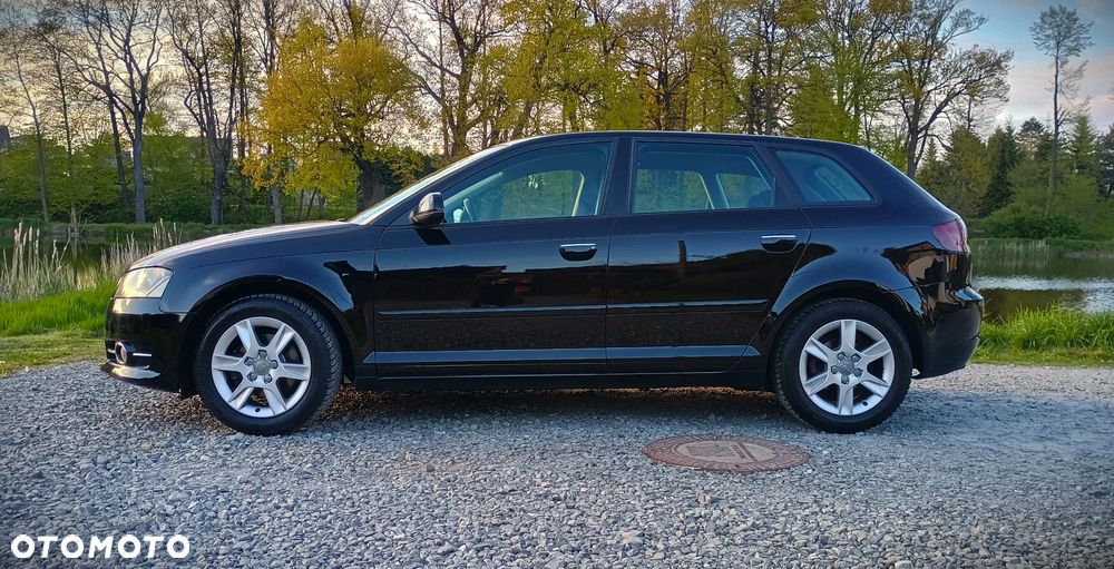 Audi A3 Sportback 1.6 Ambiente - 4