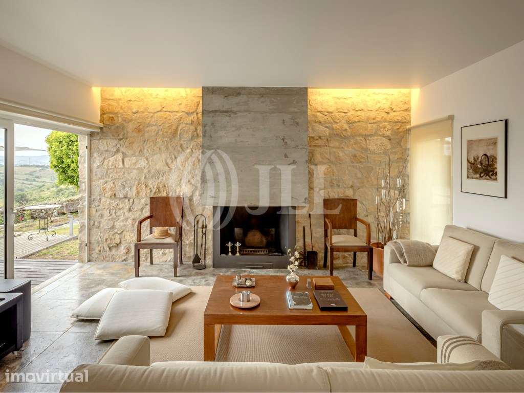 Moradia T3+1 com piscina e jardim, na Terrugem, Sintra - Grande imagem: 2/46