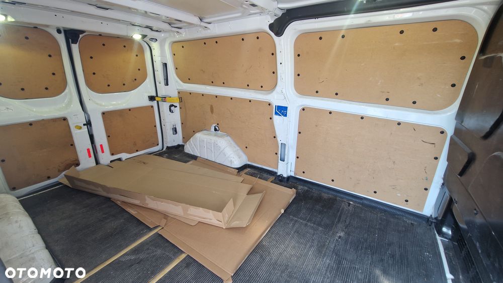 Ford TRANSIT CUSTOM - 11
