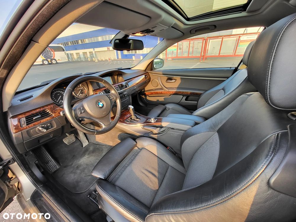 BMW Seria 3 325d - 15