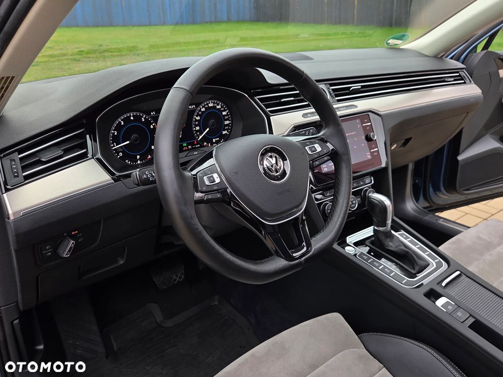 Volkswagen Passat 1.8 TSI (BlueMotion Technology) DSG Highline - 32