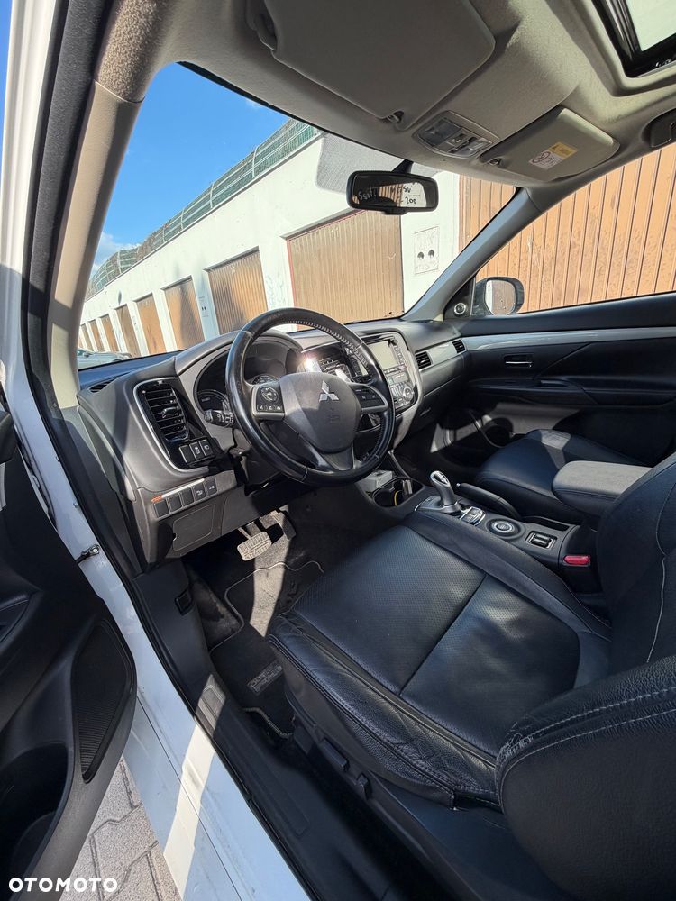 Mitsubishi Outlander - 6