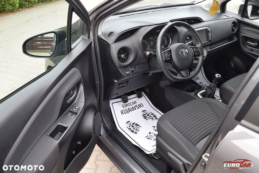 Toyota Yaris 1.5 Premium - 11