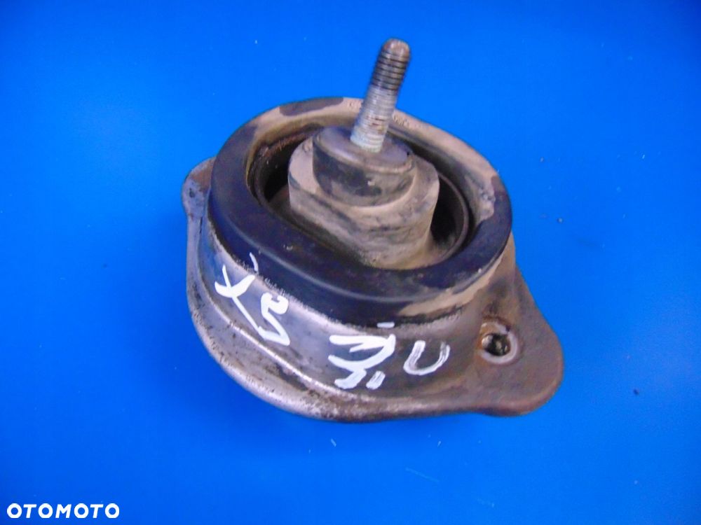 BMW X5 E53 3.0i M54 PODUSZKA SILNIKA - 2