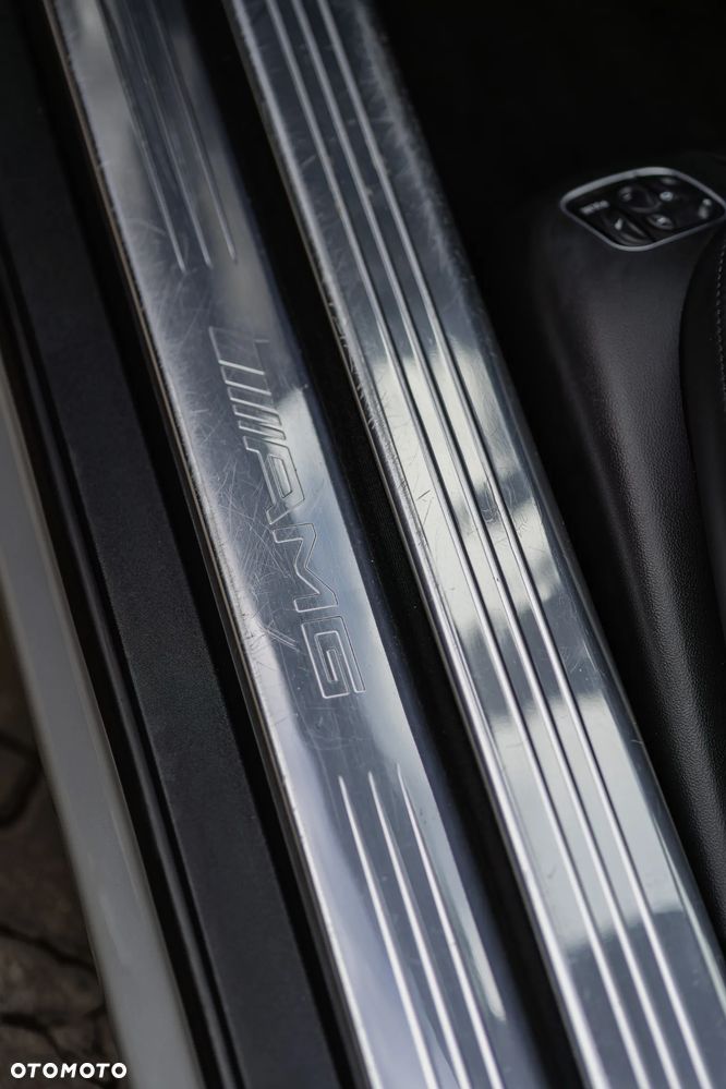 Mercedes-Benz SL 55 AMG - 25