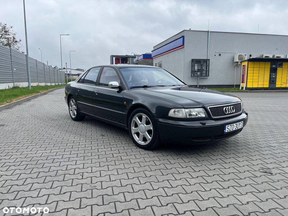 Audi S8 - 9