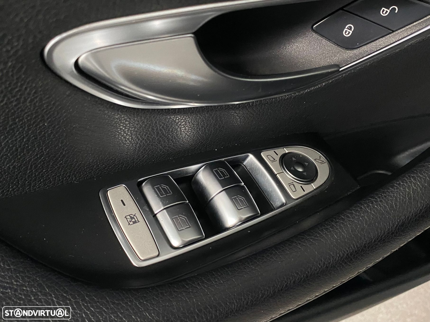 Mercedes-Benz E 220 d 4-Matic All Terrain Avantgarde - 7