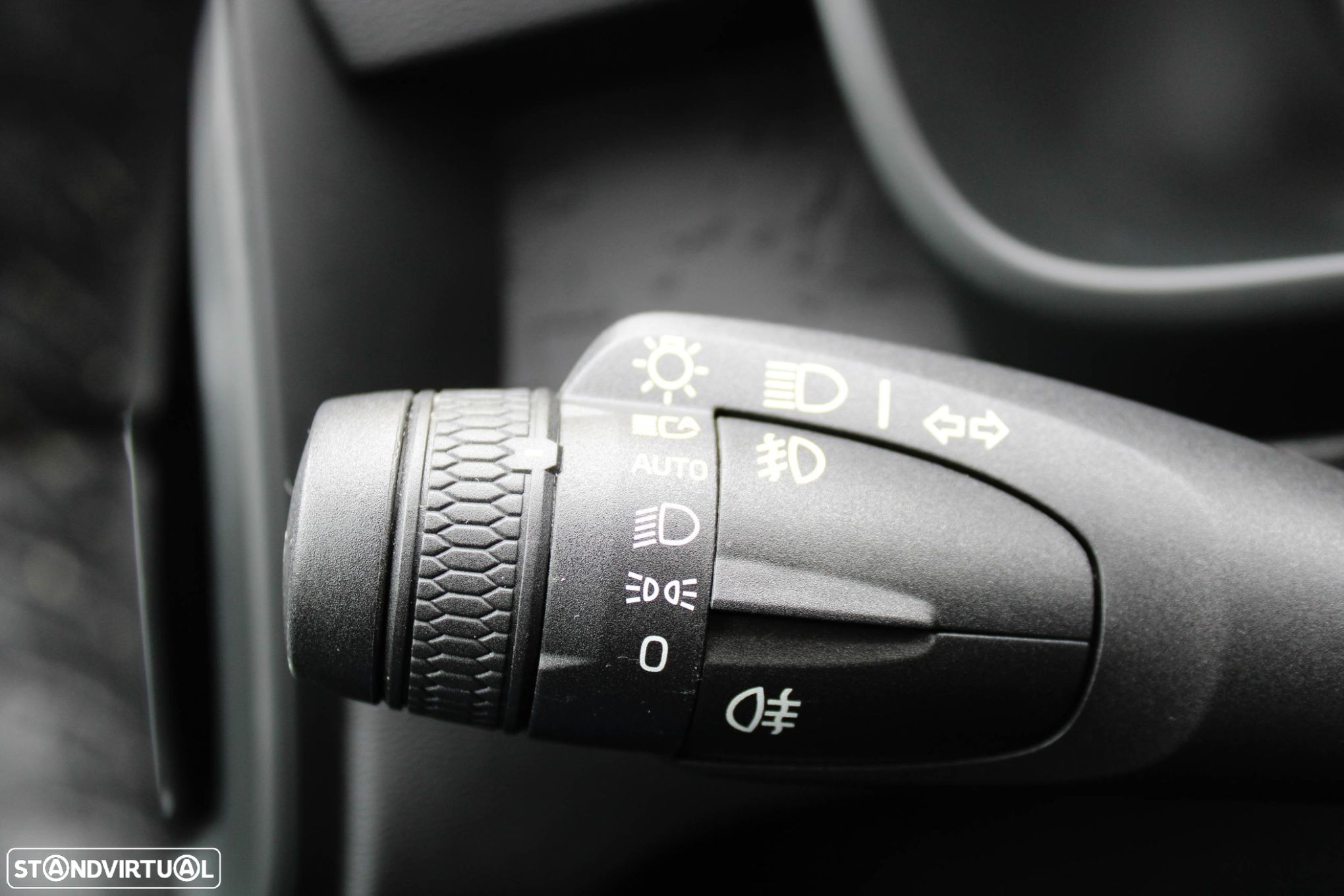 Volvo XC 40 2.0 D3 Momentum Core - 32
