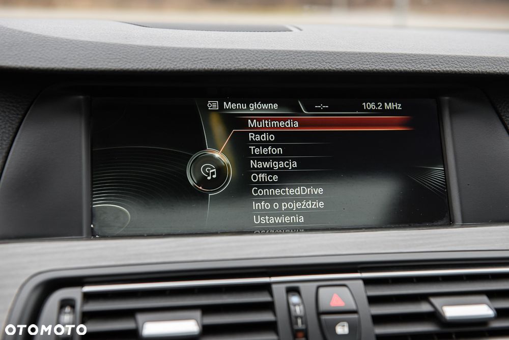 BMW Seria 5 520d - 24