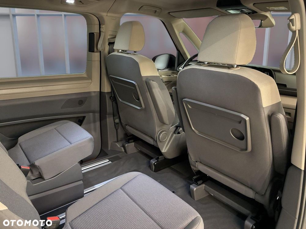 Volkswagen Multivan - 33