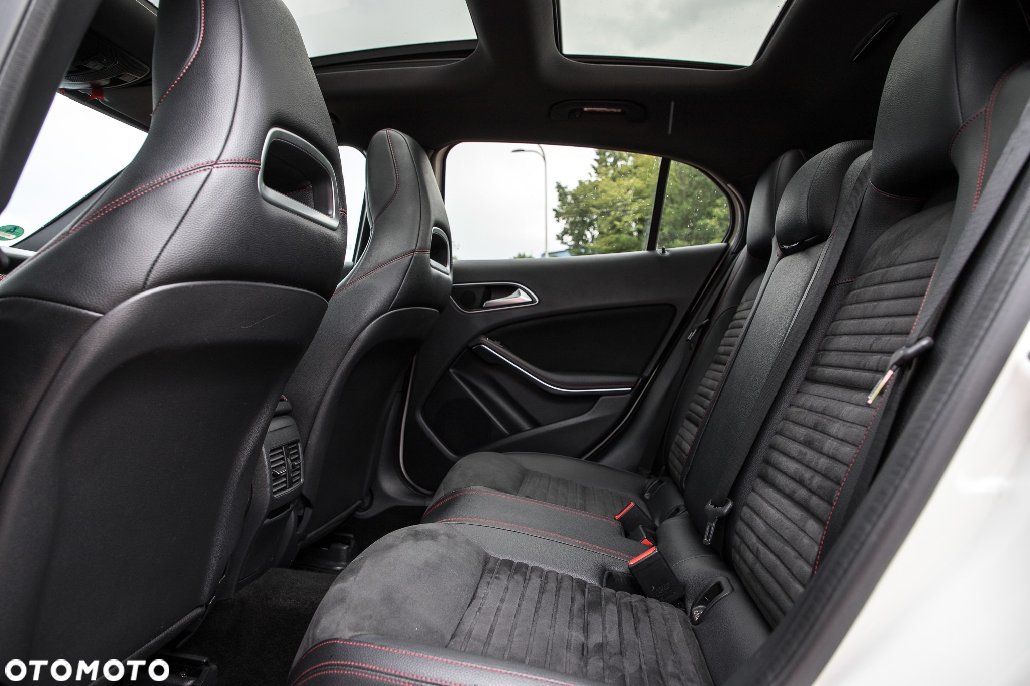 Mercedes-Benz GLA 200 7G-DCT AMG Line - 25