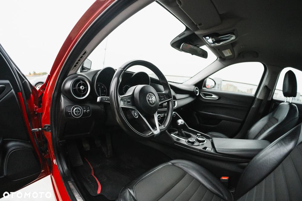 Alfa Romeo Giulia 2.2 D Turbo - 16
