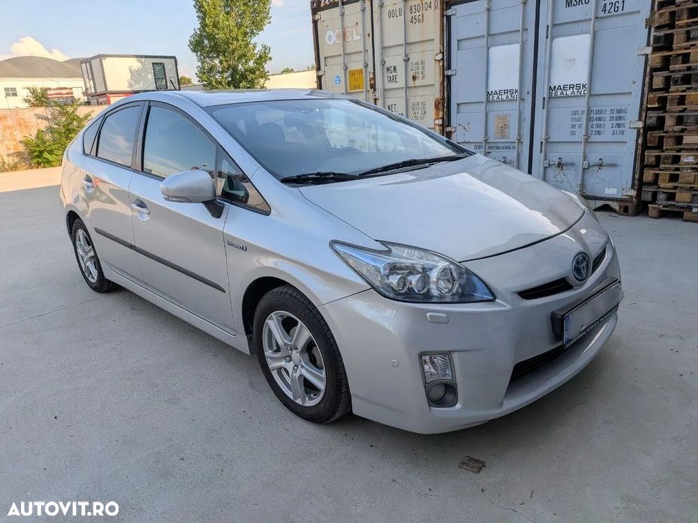 Toyota Prius (Hybrid) Executive - 1